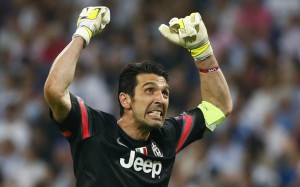 Football - Real Madrid v Juventus - UEFA Champions League Semi Final Second Leg - Estadio Santiago Bernabeu, Madrid, Spain - 13/5/15  Juventus' Gianluigi Buffon  Reuters / Tony Gentile